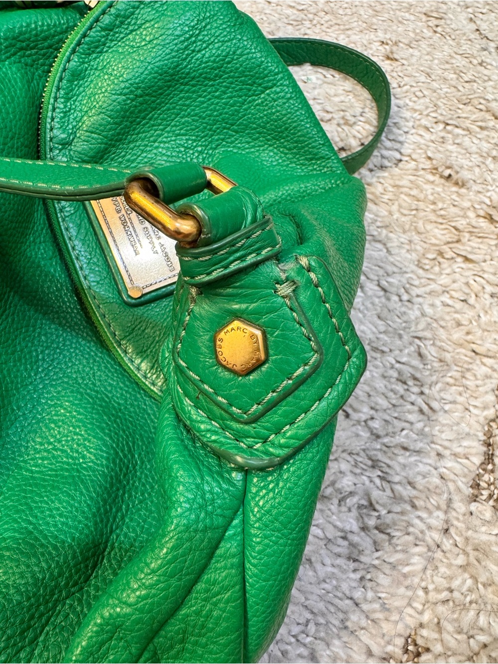 Marc by Marc Jacobs Green Leather Crossbody Bag with Gold Plate - Picture 4 of 11